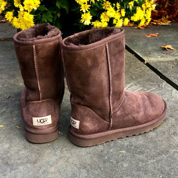 UGG Classic Short Boots - Picture 2 of 10